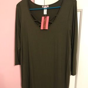 🔵3/$20 NWT Olive green long sleeve tunic shirt